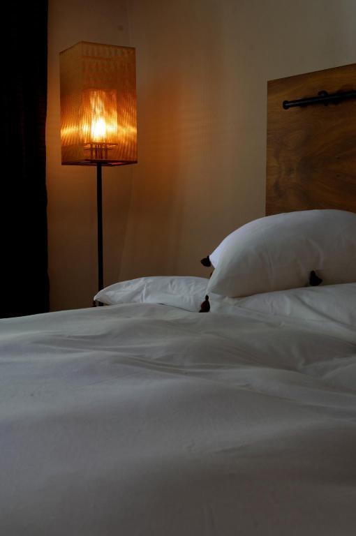 Chateau Le Rosey Hotel Nyon Szoba fotó