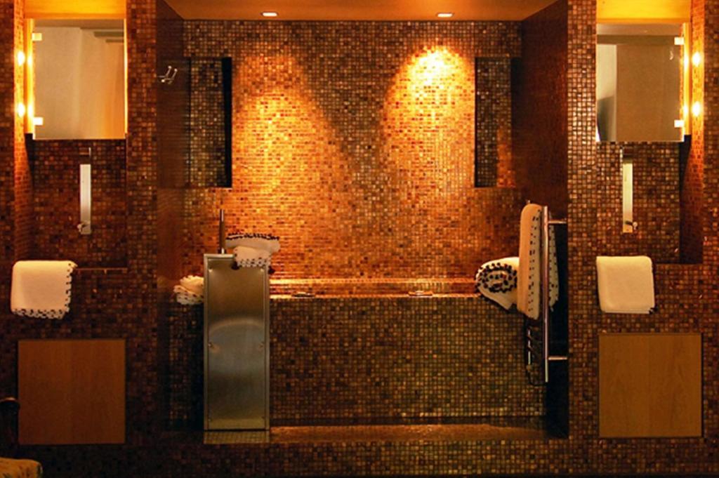 Chateau Le Rosey Hotel Nyon Szoba fotó